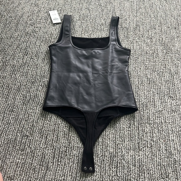 NWT Abercrombie & Fitch Leather Bodysuit - Picture 5 of 5